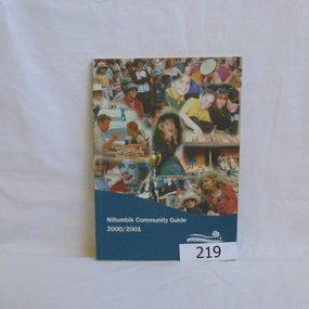 Book, Nillumbik Shire Council, Nillumbik Community Guide 2000/2001, 2000-2001