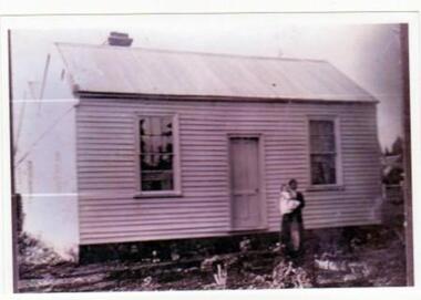 Photo, Unknown, Original O'Neil House, Learmonth, circa early 1900