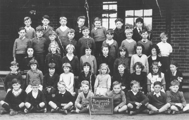Photograph, Ringwood Primary School no.2997, Greenwood Avenue, Ringwood - 1933. - Grade 2 Class Photograph