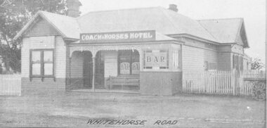 Photograph, Coach and Horses Hotel, Whitehorse Road, Ringwood. 1924