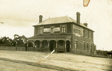 Photograph, Club Hotel, Mount Dandenong Road, (East) Ringwood, Circa 1900
