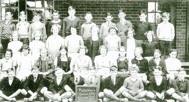 Photograph, Ringwood State School - Grade 6, 1937