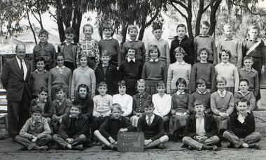 Photograph, Ringwood State School -Class photograph - Grade VI A, 1960
