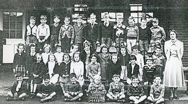 Photograph, Ringwood State School -Class photograph - Grade 1A, 1952