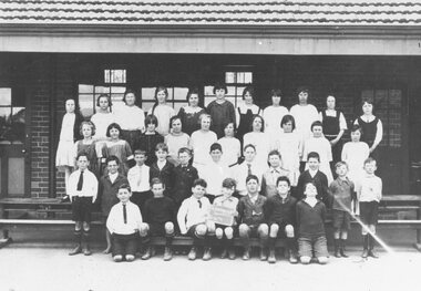 Photograph, Ringwood State School - Grade 4, 1925