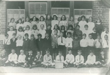 Photograph, Ringwood State School - Grade 4, 1923