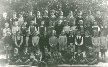Photograph, Ringwood State School - Grade 2, 1948