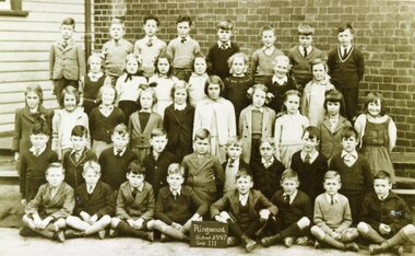 Photograph, Ringwood State School - Grade 3, 1945