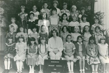 Photograph, Ringwood State School - Grade 4/5, 1981