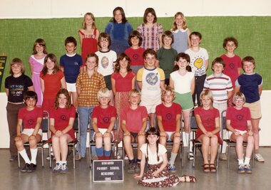 Photograph, Ringwood State School - Newcombe Team, 1980