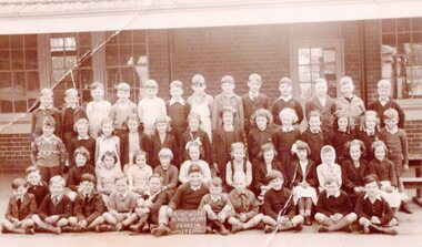 Photograph, Ringwood State School - Grade 1A, 1951