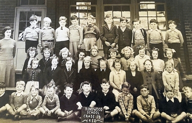 Photograph, Ringwood State School- Grade 1B, 1952