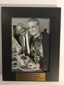 Framed photograph, Weekly Times, 27-10-1991