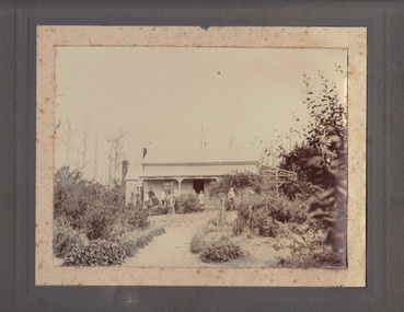 Sepia photograph, Nightingale/Thompson Collection, c 1870 to 1915