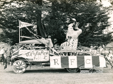 Photograph, Research Football Club float, Ersilac Parade, Easter Show, Eltham c.1959, 1960
