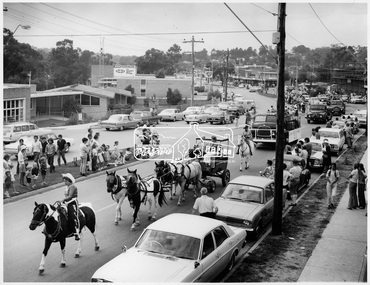Photograph, Procession of Floats in Main Road Eltham, 10 Apr 1971