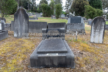 Photograph, Peter Pidgeon, Morris family graves, Eltham Cemetery, Victoria, 5 Oct 2022