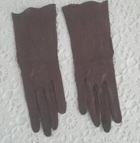 pair ladies gloves