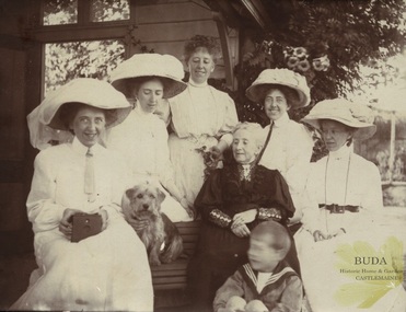 Photograph, Bertha Leviny with her daughters, a grandson and dog, 1906