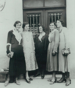 Photo, Marcela Bole in 1933, centre, 1933