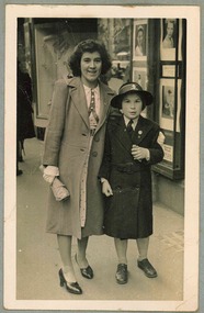 Photograph, Holmbush girls, 194X