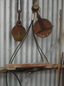 Bosuns chair and pulleys