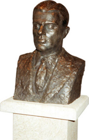 Jeffrey Thorold bronze bust sculpture by Karl Duldig