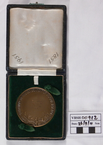 Plaque - Plaque. Centenary of Government and Gold discovery, 1951