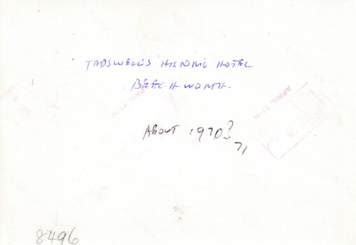 Brief handwritten notes about the photograph