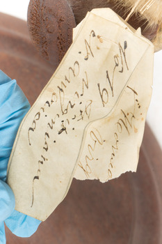 Image of swing-tag, see transcription