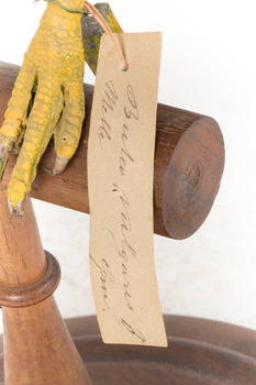  Image of swing-tag, see transcription