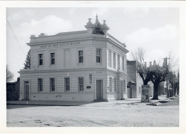 Photograph showing the Bank of New South Wales building in Beechworth