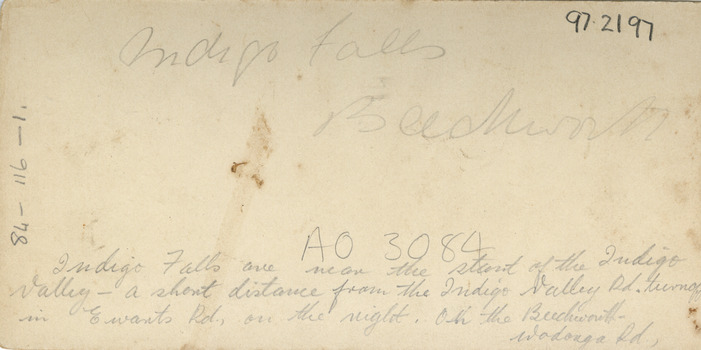 Reverse of photograph with handwritting.