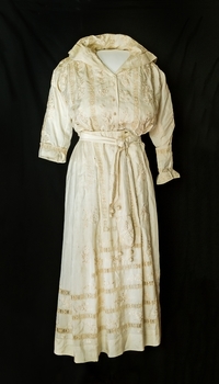 2010214 Box Cottage Wedding dress Front FL (18).JPG