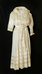 2010214 Box Cottage Wedding dress Front FL (18).JPG