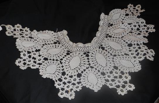 Clothing, lace collar