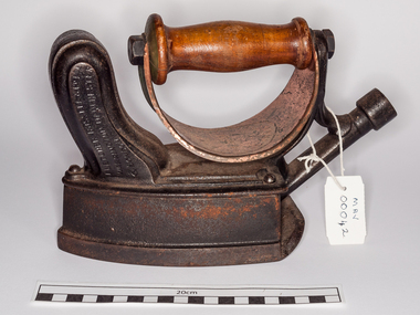 Kitchen equipment, gas-fuelled flat iron