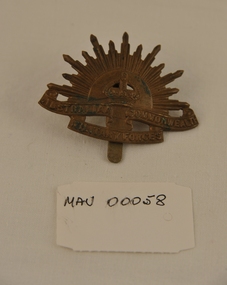 Uniform - World War 1 1914-1918,  Hat Badge Rising Sun, c1914