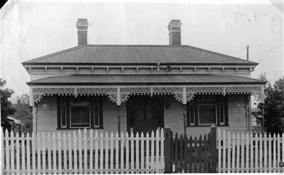 4 Vickery Street, Bentleigh - John and Isa May's house c 1950