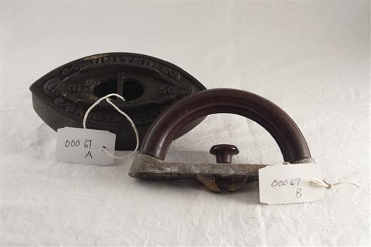 Sad Iron with Detachable Handle. Mrs Potts Brand.jpg