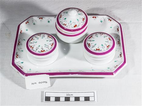 Ornaments, lady's dressing table set