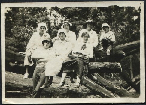 "Holidaying at Cockatoo" 1918 Cheltenham Methodist Youth Group 4 of 7