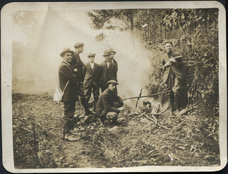 Early 1900's "Boiling the Billy"