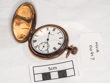 Jewellery, pocket watch 'ELGIN', c1920