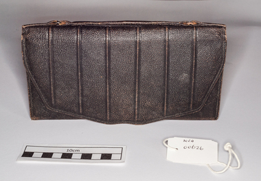 Personal Effects, lady's purse, 20thC