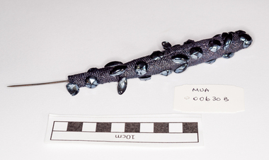 Jewellery, 1 lady's hat pin black, c1900