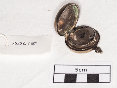 Personal Effects, Sovereign case, c1900