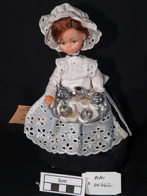 Dolls, antique copy 'Parlour Maid', 1990