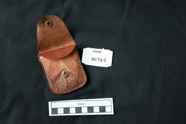 Personal Effects, man's leather purse, c1900