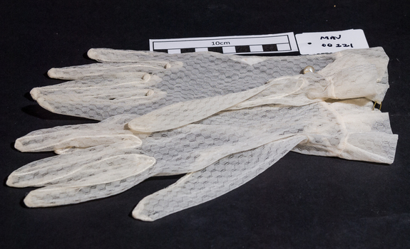 Clothing, lady's nylon short gloves